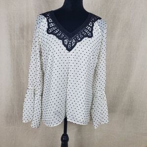 ♤ DR2 White and Black Swiss Dot Top Crochet Lace Collar Size Medium